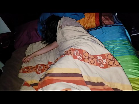 ❤️ Vicfilo kritikante sian junan duonpatrinon dum ŝi dormas. ☑ Porno ĉe eo.com-porn-zog.ru ️❤